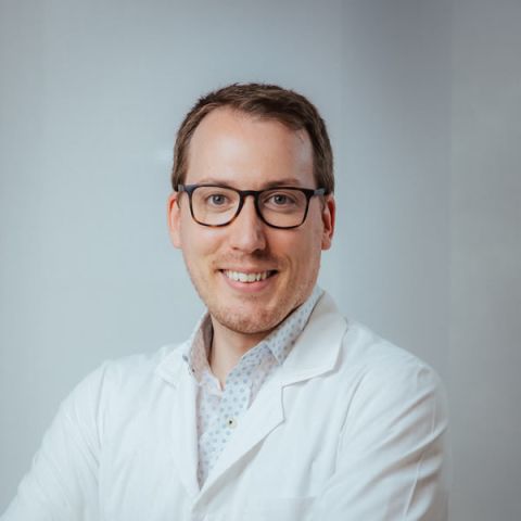 Dr. Alejandro Mazarro - Facelift Specialist